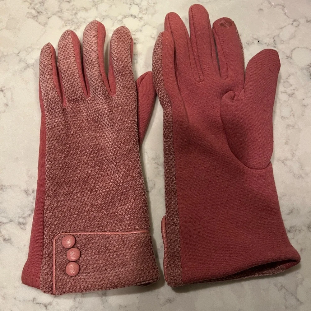 Pink Women's Gloves stretch  7.5 small to Med.  touch tip for use with phone